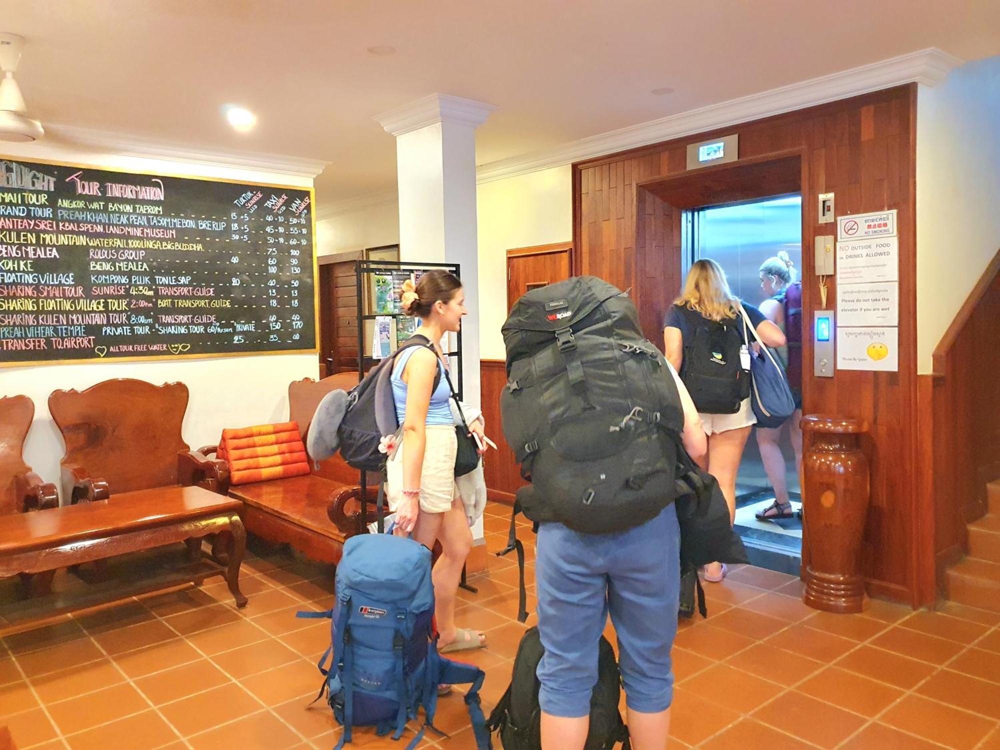 Darling Pub Hostel Сиемрип Экстерьер фото